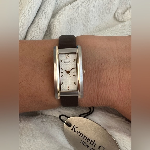 NWT Authentic Vintage Kenneth Cole 2-Tone Stainless Steel Watch w/Leather KC2152 - Picture 2 of 16